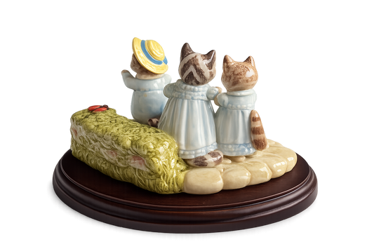 Royal Doulton John Bestwick The World of Beatrix Potter Mittens,Tom Kittem and Moppet Ceramic Sculpture 12cm high,20cm wide