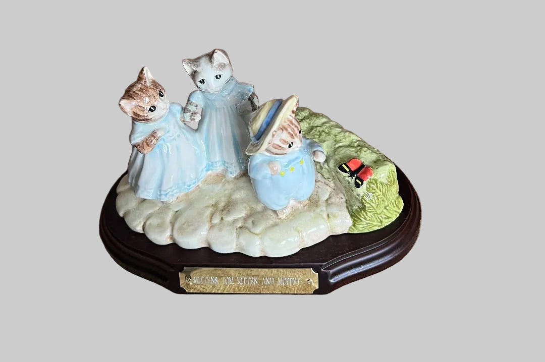 Royal Doulton John Bestwick The World of Beatrix Potter Mittens, Tom Kitten and Moppet Beatrix Potter 1999 Annual Collector Tableux with COA
