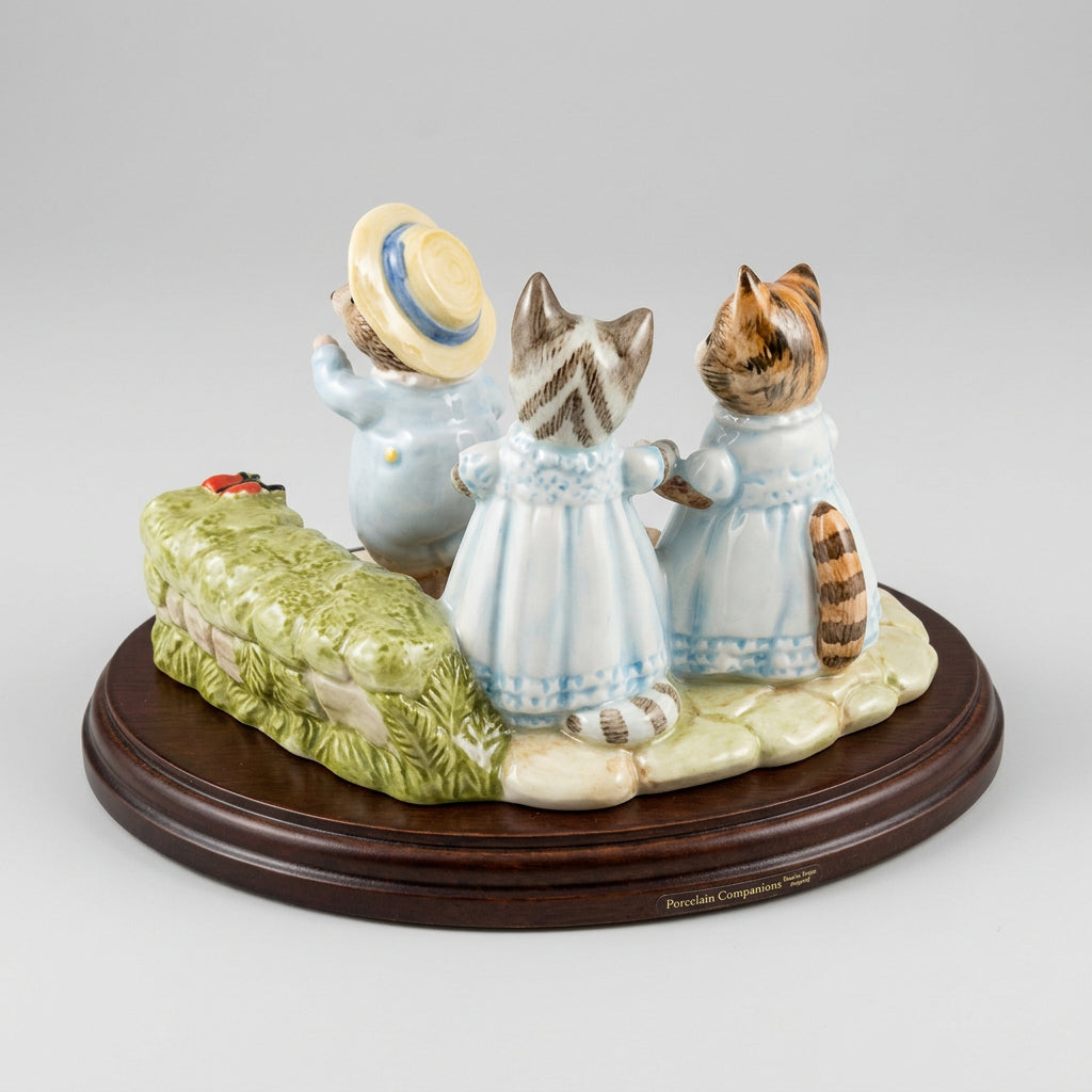 Royal Doulton John Bestwick The World of Beatrix Potter Mittens, Tom Kitten and Moppet Beatrix Potter 1999 Annual Collector Tableux with COA